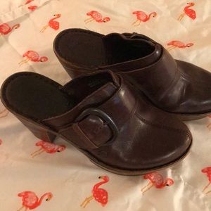 Born brown clogs